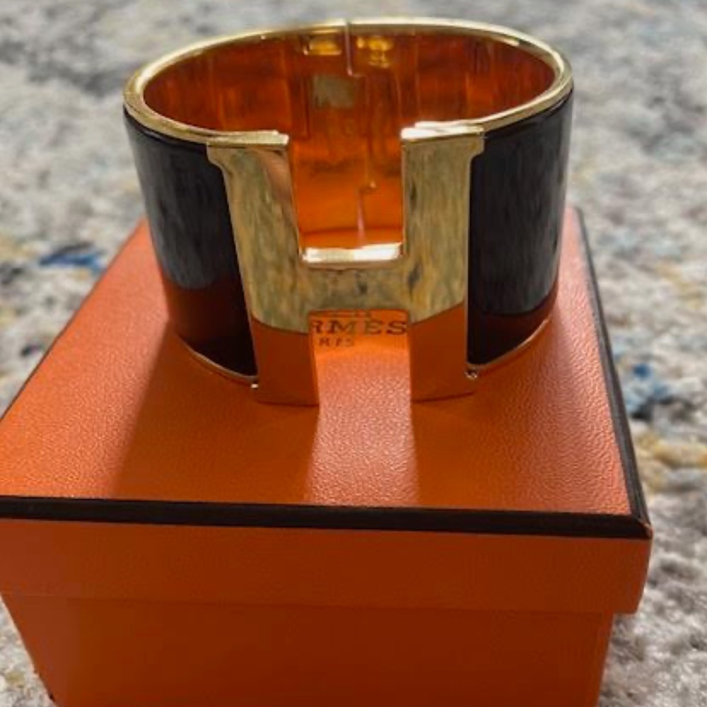 Brand new 100% authentic Extra Wide Hermes Dark Brown "Clic H" Bracelet sz PM